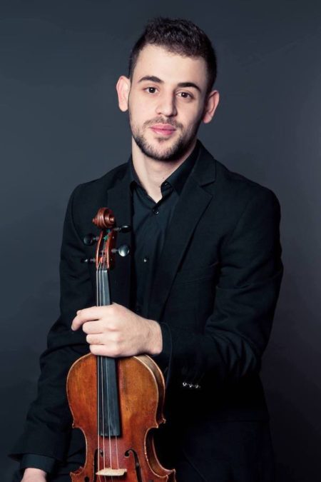 Yamen Saadi, violin. Photo courtesy of the artist.